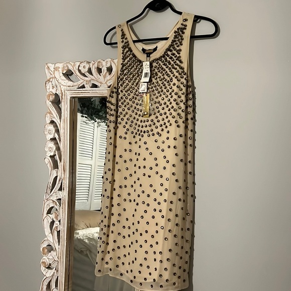 Dress - Picture 1 of 3